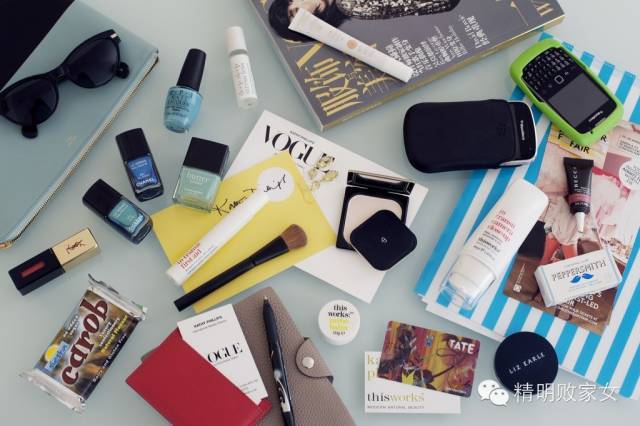 女孩子的包里到底装有什么,女人的包里都装什么