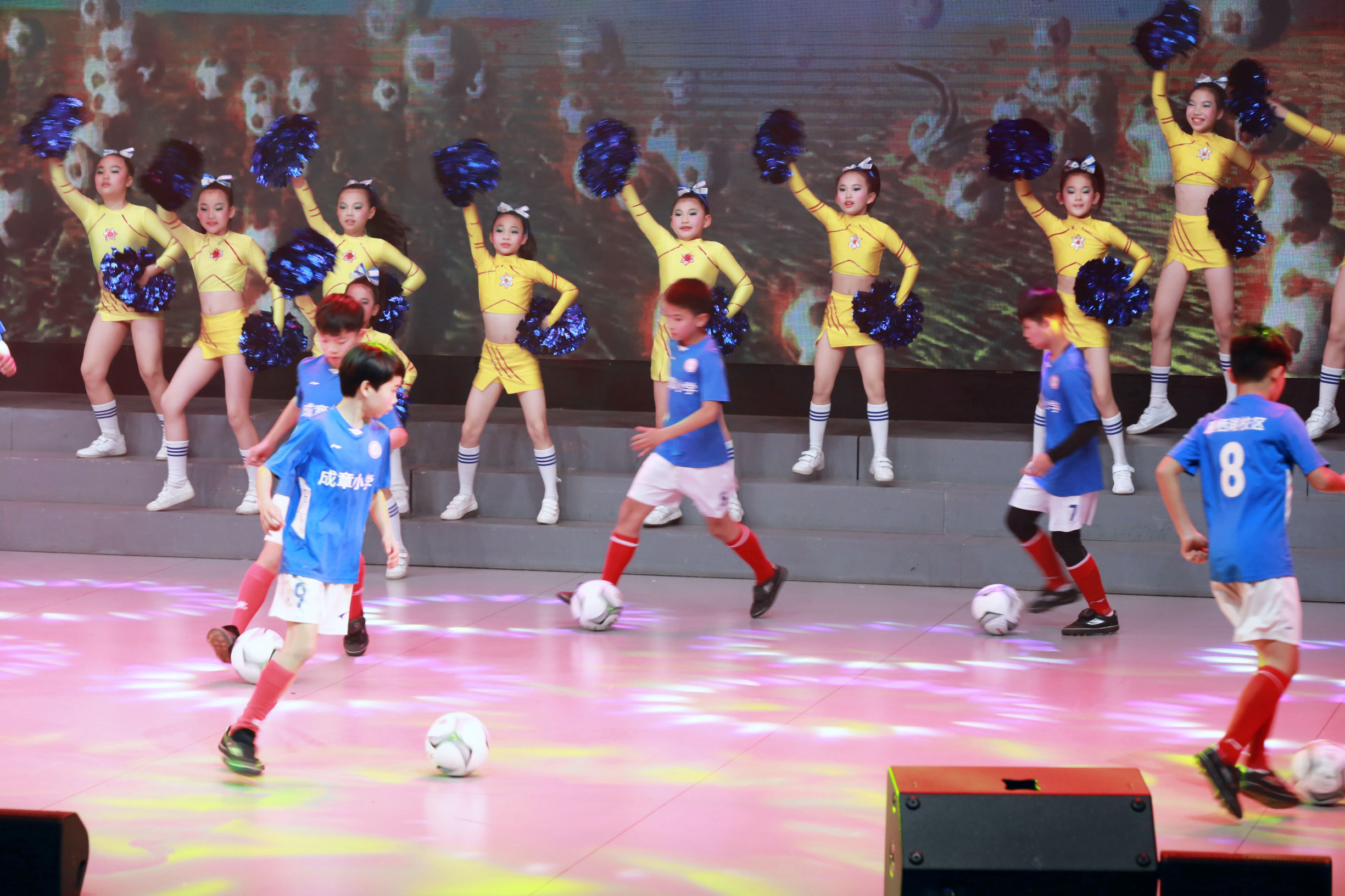 少年足球秀表演,足球秀表演