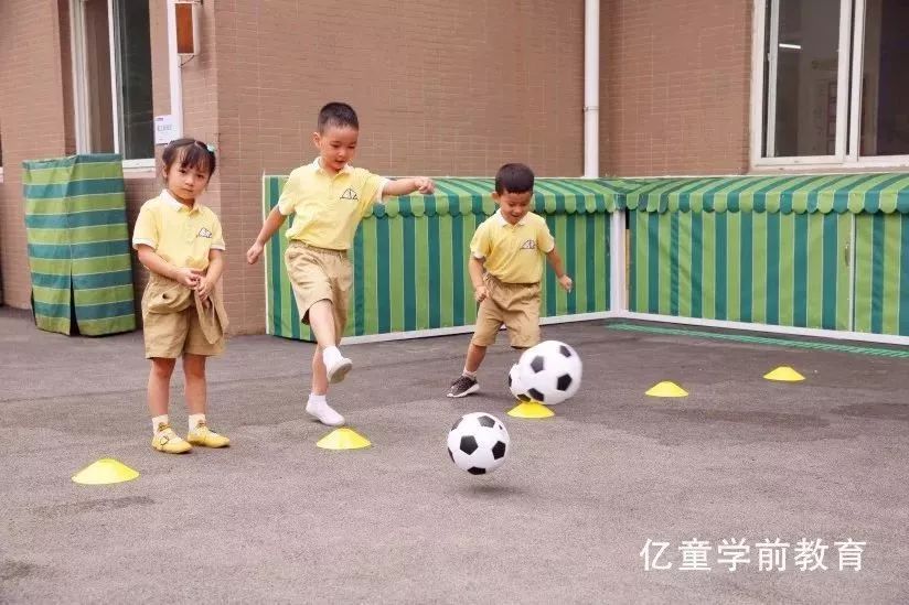 足球趣味训练多人小游戏,足球小游戏最好玩的第一名