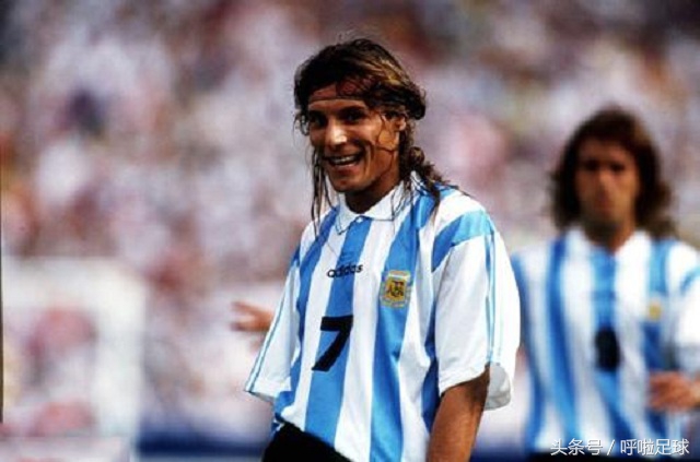 施连志飞踹高峰的牌了吗,施连志飞踹高峰赛后采访