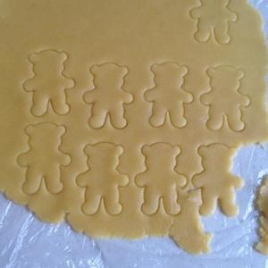 学做小熊杏仁饼干,宝宝健康动物造型饼干零食