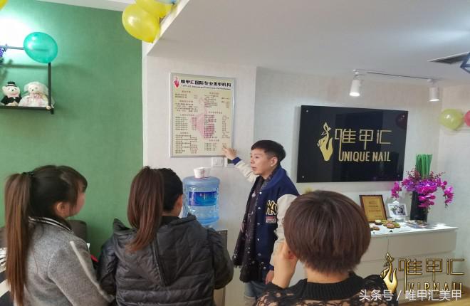 自己开美甲店和加盟品牌哪个好,加盟美甲店需要注意什么