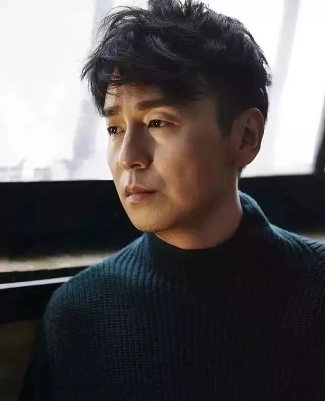 雷佳音最好看的皮囊千篇一律,雷佳音年轻时的颜值巅峰