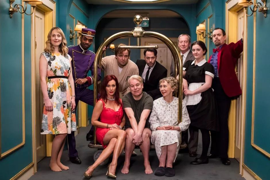 第一集就这么好看，给其他「神剧」面子行不行