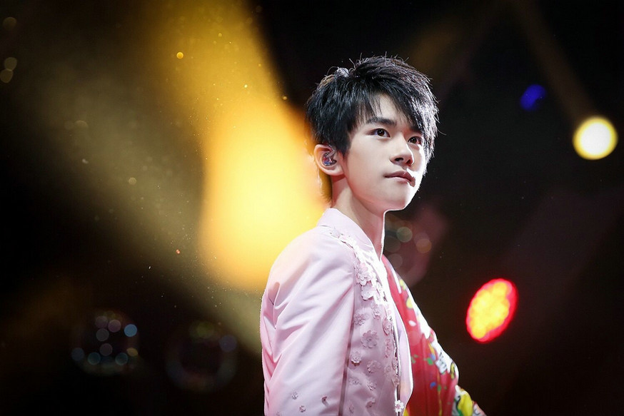 TFBOYS-易烊千玺受邀第60届格莱美四字弟弟走向国际舞台