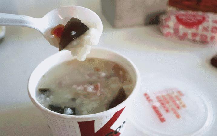 麦当劳成了金拱门，没想到肯德基却凭一个饭团赢了！