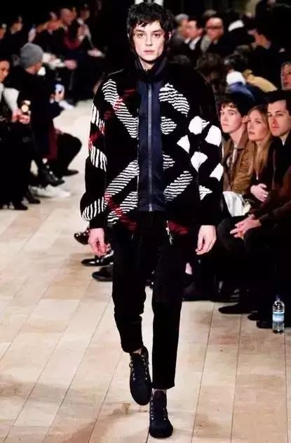 拿什么拯救万科,拿什么拯救实体女装