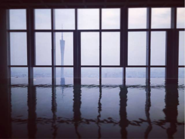 “她”这样被悦游宠爱了：营养餐、精华护理、360度造型服务、艺术中心畅游