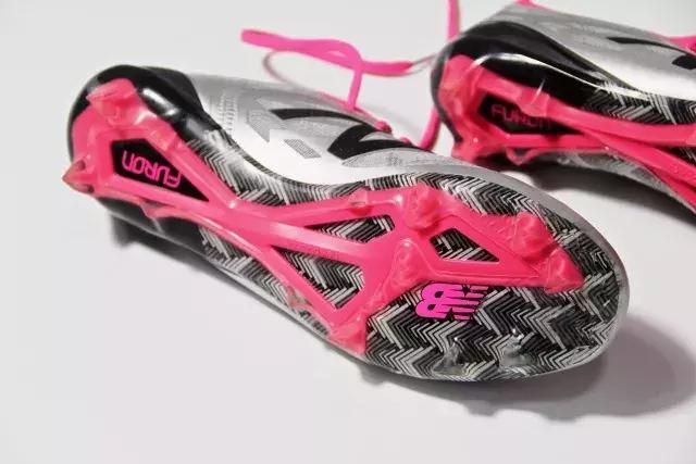 nb足球鞋v7中端,nb足球鞋推荐