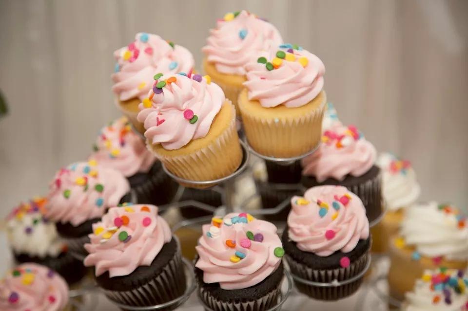 加拿大留学生蛋糕店打工,中国留学生在国外生活感受