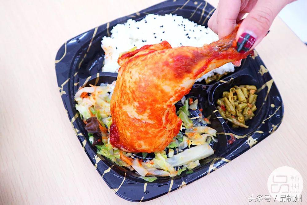 爷竟被这便利店的奥尔良鸡腿饭和大排面种草,药妆种类堪比海淘!