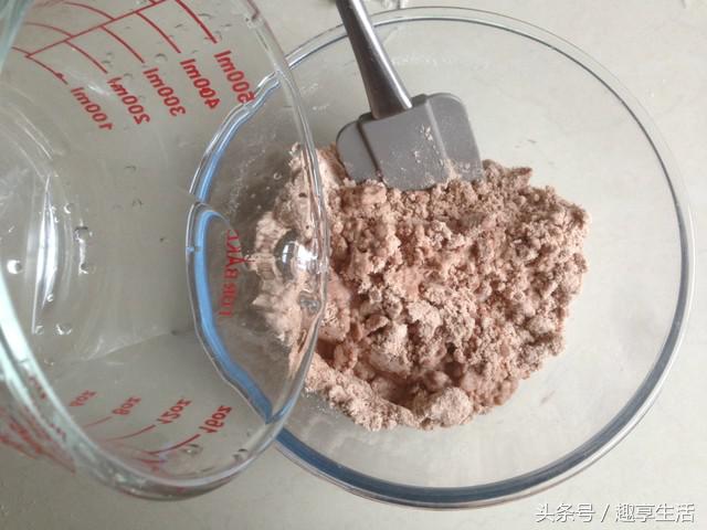 不用烤箱做出来的马卡龙,怎么做马卡龙简单不用牛奶