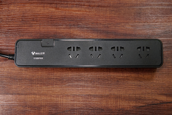 插座电压忽高忽低怎么回事,电压过高插座电压降低