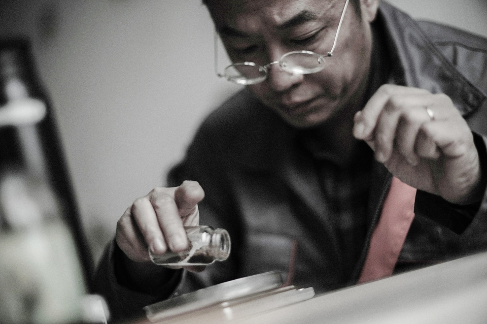 这里是小型藏宝探秘节目︱复古香方两百余制香师的十七年