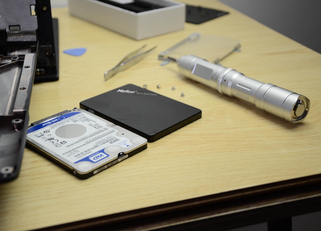 笔记本升级固态硬盘不用电脑,笔记本升级固态硬盘不重装系统