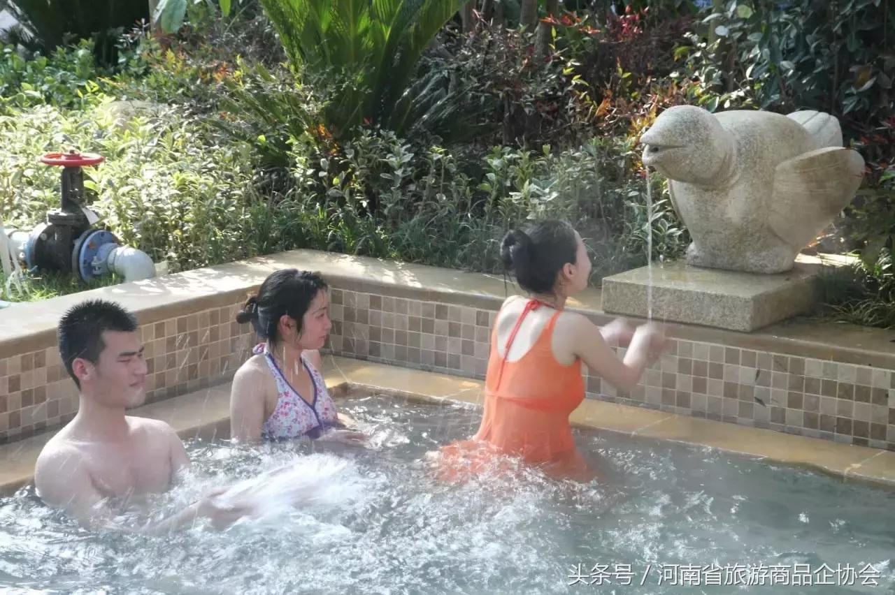 冬天泡温泉暖心还暖身等你来泡,泡温泉祛湿最佳季节