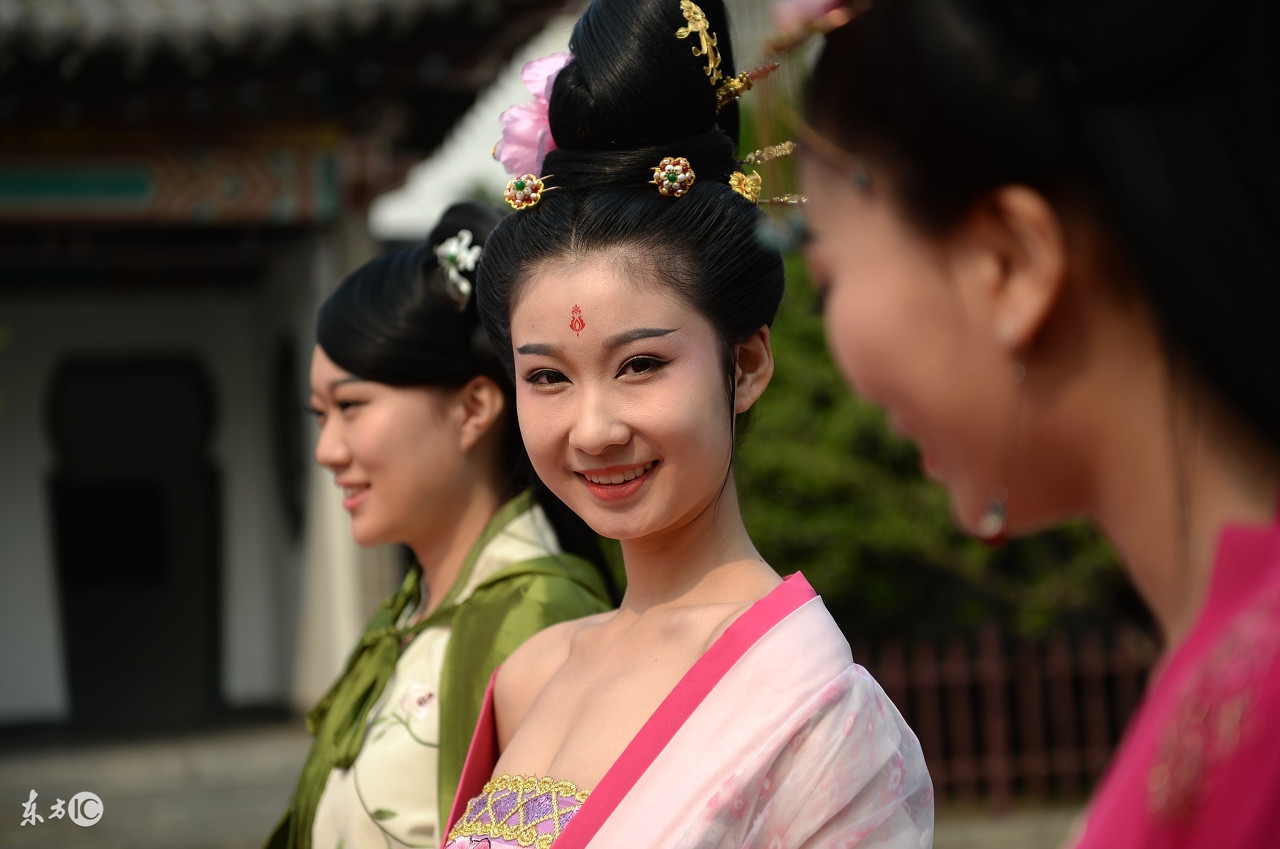 现代少年穿越到大唐,当代青年穿越到古代