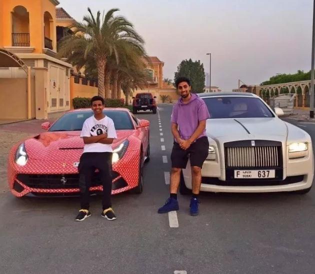 迪拜最年轻的网红，成龙曾是他的客人，买法拉利F12却开不了