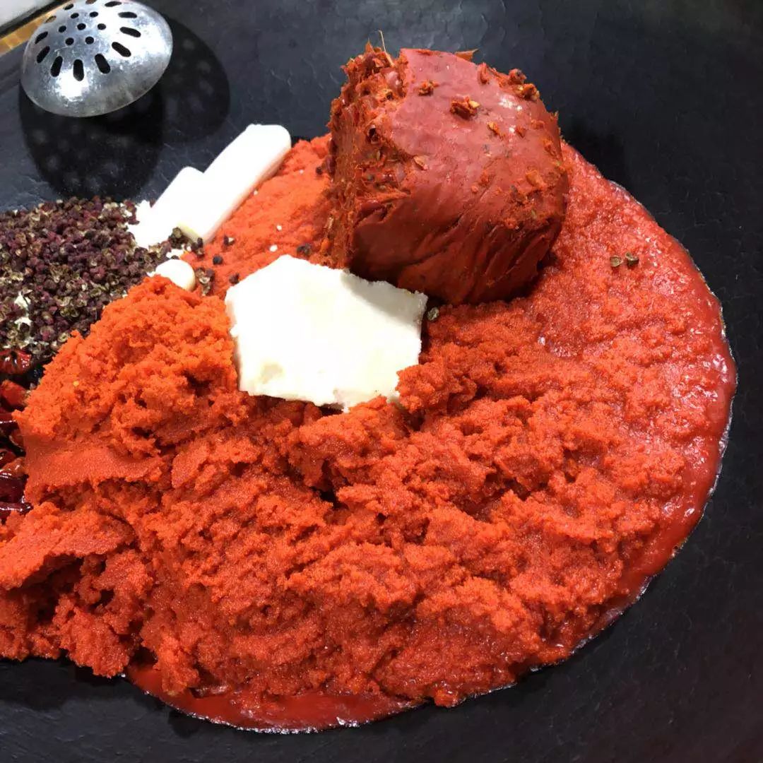 这些不好找的苍蝇火锅,是每个成都人火锅记忆的起点