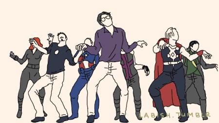 在争议中上位，却能买下“仇人”乔布斯口的公司