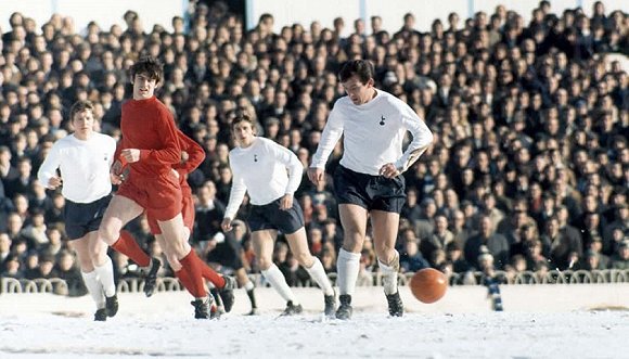 真球迷也可能没见过的雪战标志:橙色足球的怀旧故事