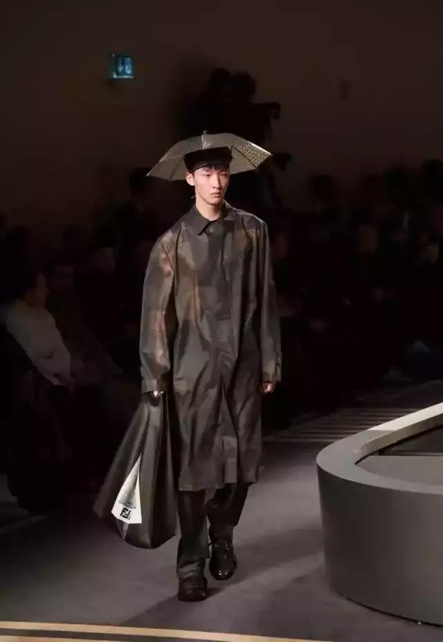 米兰时装周惊艳作品,米兰时装周高燃片段