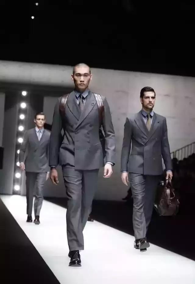 米兰时装周惊艳作品,米兰时装周高燃片段