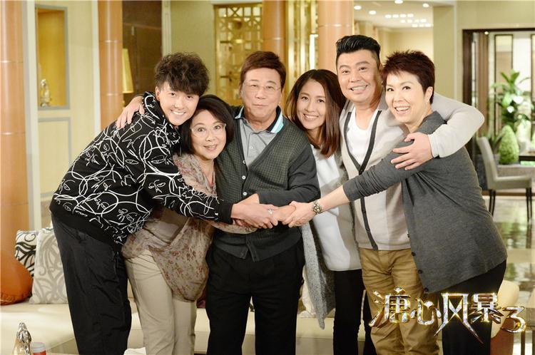 黄晓明关晓彤王牌对王牌飙戏,黄晓明和关晓彤对比