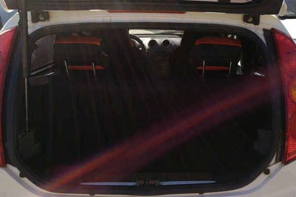 比亚迪f02015款1.0l炫酷型配置,比亚迪f0amt