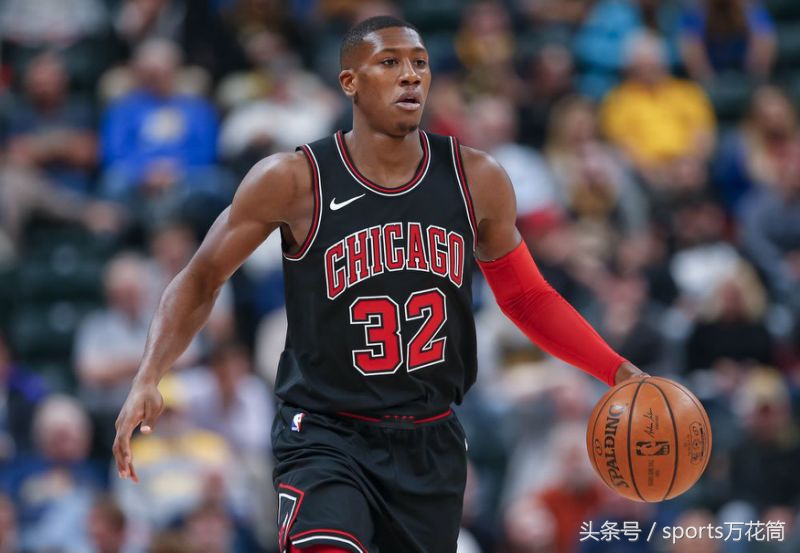 公牛德罗赞后仰跳投,公牛球员扣篮摔倒