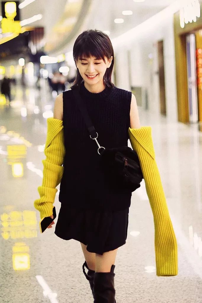 让人嫌弃的“奶奶袖套”火了,看何穗王子文碧昂斯如何袖你一脸!