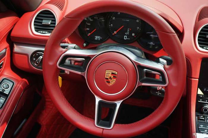 保时捷718boxster敞篷购车过程,保时捷718boxster冰雪漂移