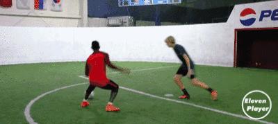 足球十大最简单过人技巧,足球过人怎样晃重心