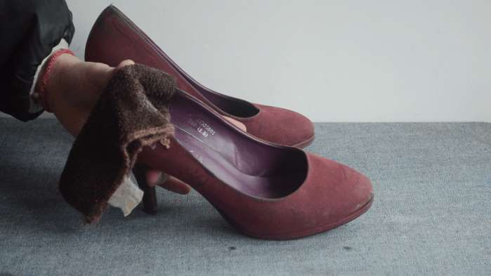 鞋子挤脚大拇指痛怎么办,鞋子挤脚不暖和