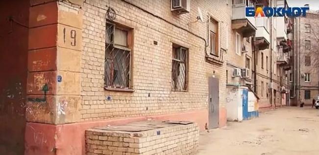 15岁女孩去医院检查医院报警,12岁女孩看医生