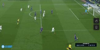 19岁的梅西给足坛带来的震撼,梅西的高光时刻人缝1v3无解过人