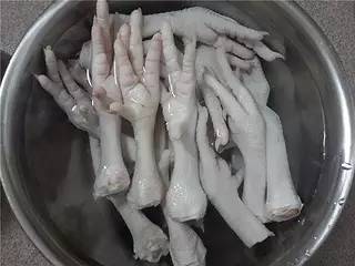 无骨鸡爪爆款榜第一,无骨黑鸡爪超脆