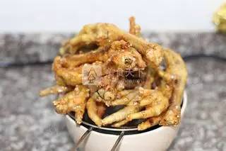 无骨鸡爪爆款榜第一,无骨黑鸡爪超脆