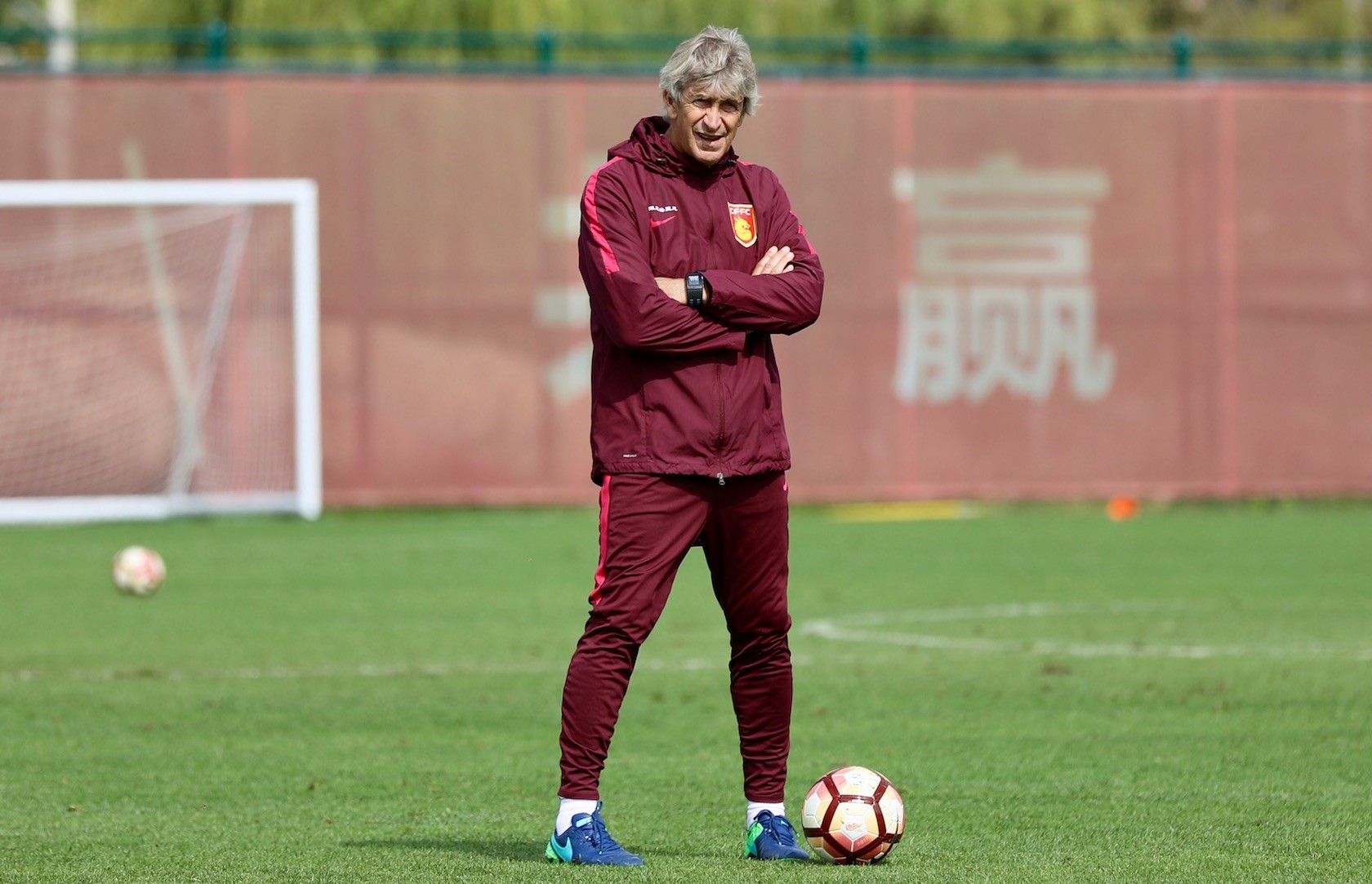 华夏主帅称中超球队没法立足西甲，无论谁执教曼城都会成功