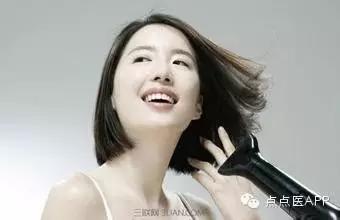 头发没干就睡觉的严重后果，很可能导致面瘫！