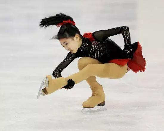 初学滑冰怎么选冰鞋,滑冰冰刀鞋