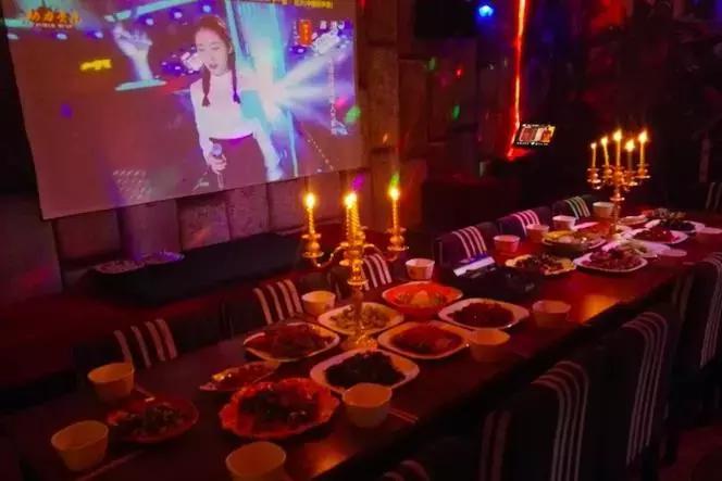 轰趴馆聚会攻略,20人轰趴聚会吃喝玩攻略