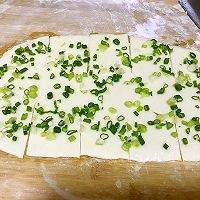 自己在家做葱油千层饼,南瓜葱油千层饼的做法