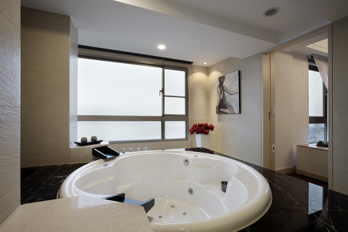 总是吹嘘自己刚装修只花了4万块朋友调侃说出租房都比我家好看