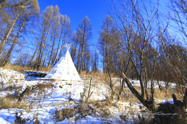 黑河兴安岭中有一个村款待客人方式怎么和蒙古族人一样？