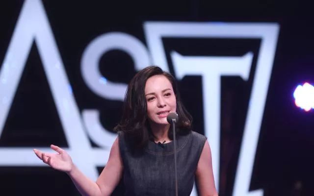 你不开心啊？看脱口秀啊