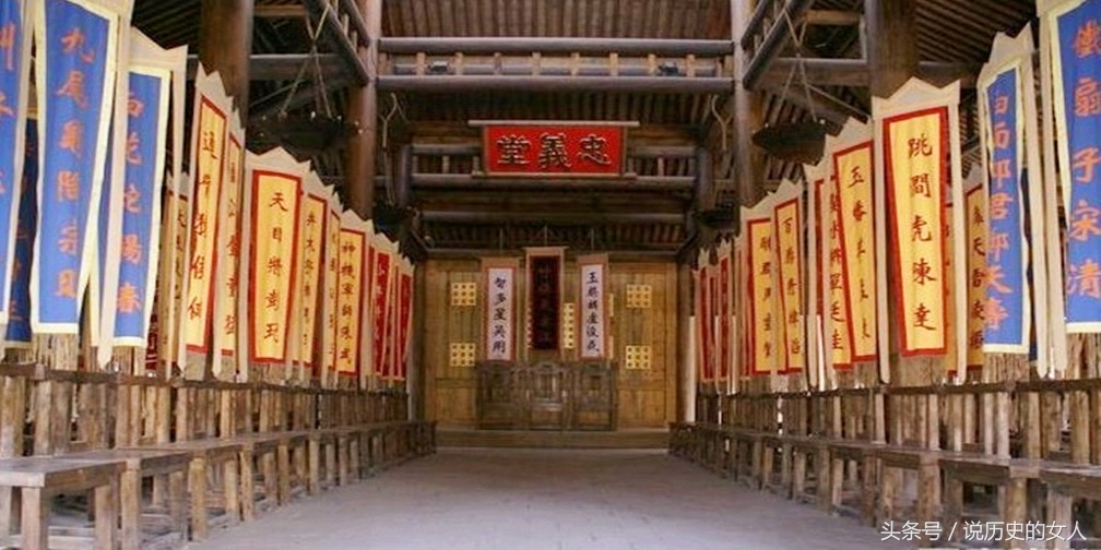 宋江问晁盖若不招安梁山出路何在,招安未必是梁山唯一的出路