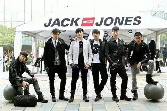 特步班尼路现在怎么样了,特步复古潮流真的吗