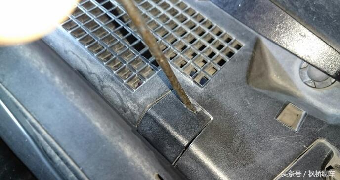 挡风玻璃喷水嘴怎么调整,如何调节前挡风玻璃喷水嘴高度