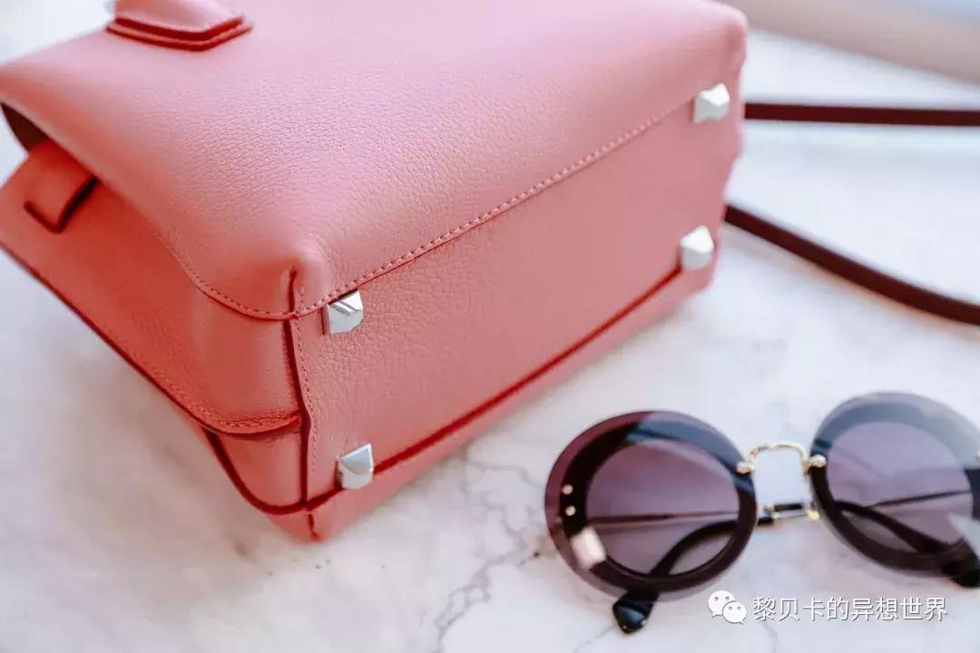 从上百只包里，她们精挑细选了这9只最爱的年度好包